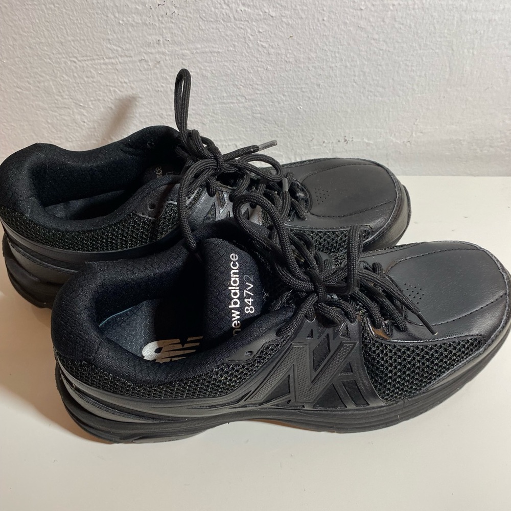 New Balance black Mens shoes 847v, size 8.5